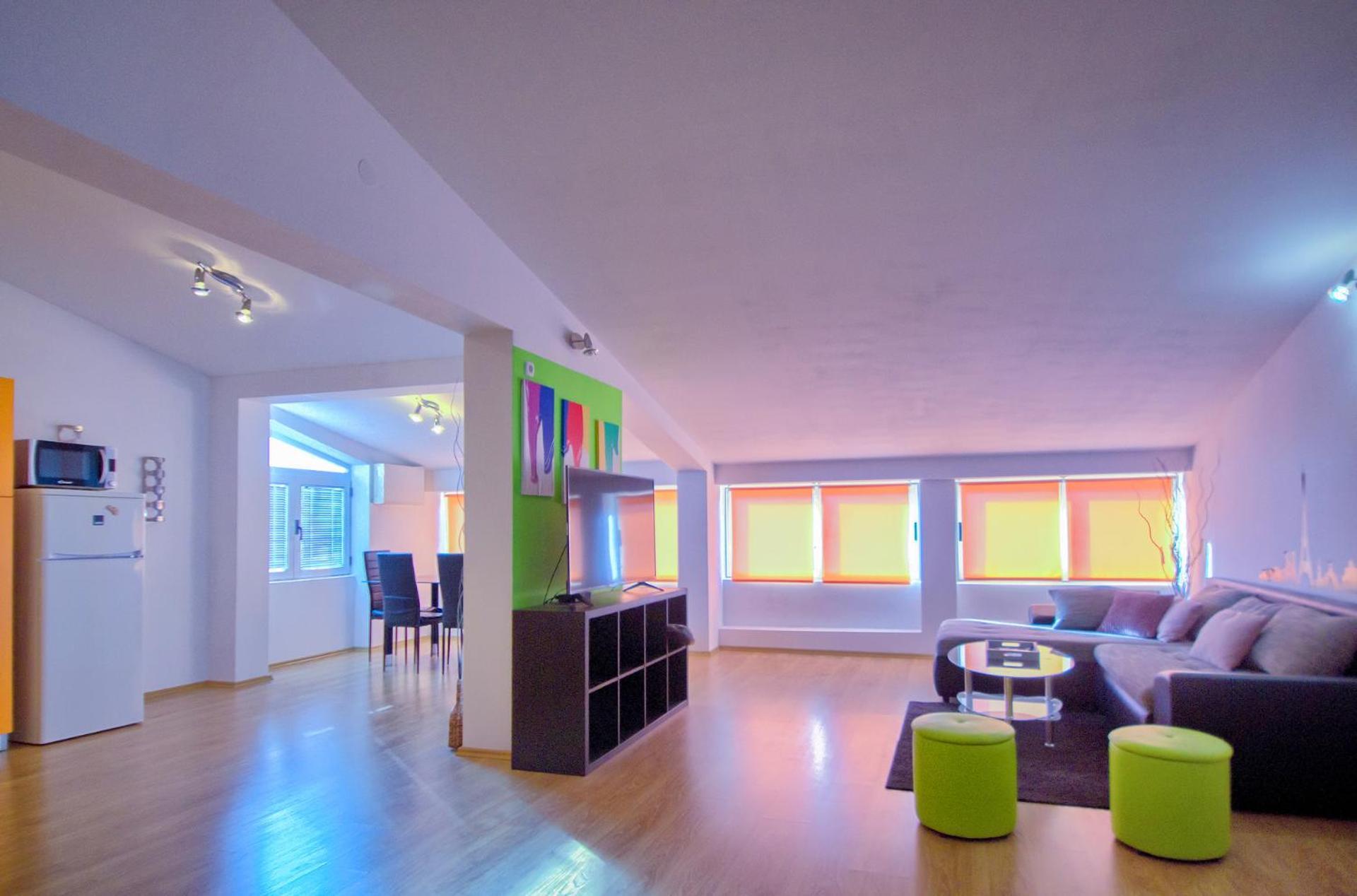 Appartement Large Specious